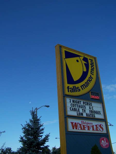 Falls Manor Resort Niagara Falls Exterior photo