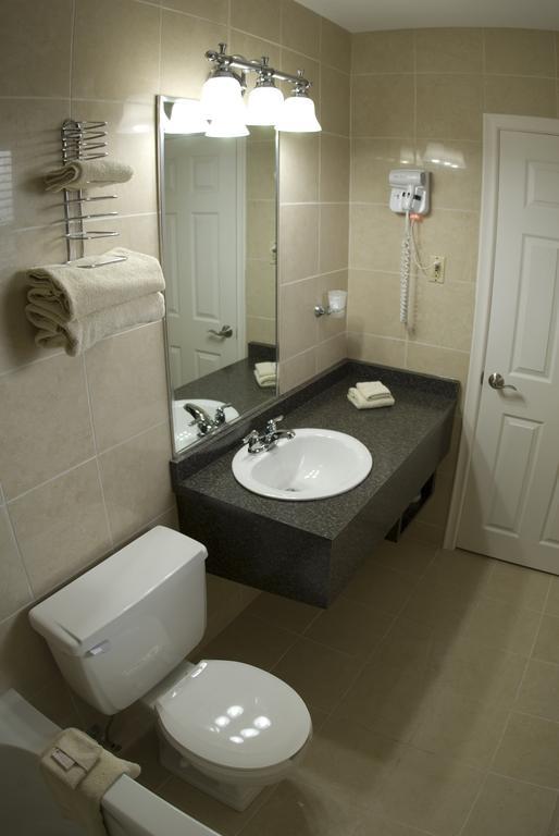 Falls Manor Resort Niagara Falls Room photo